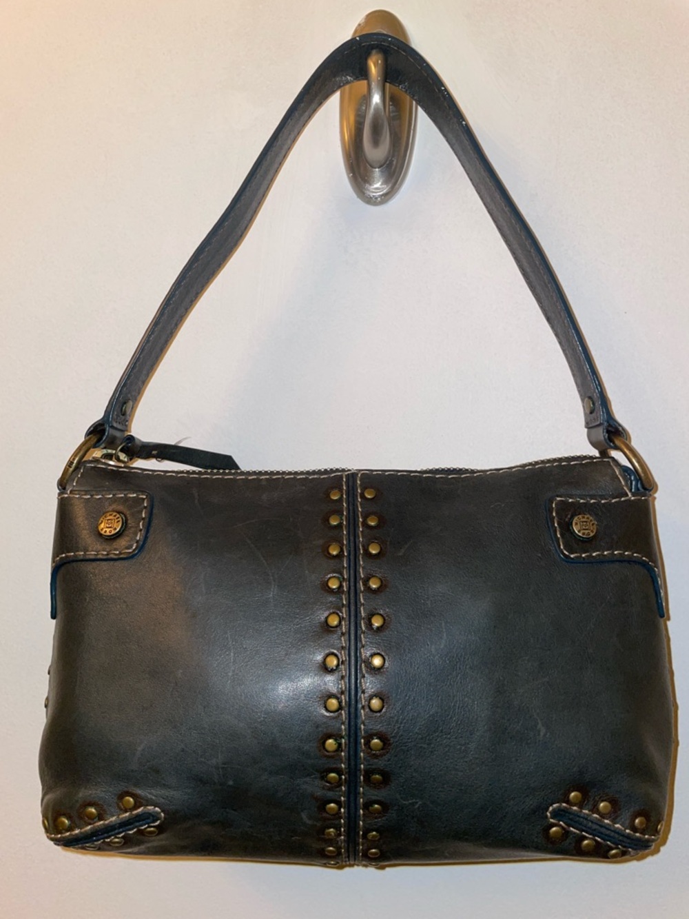 Micheal Kors Classic Black Leather Studded Shoulder Bag - Picture 6 of 7